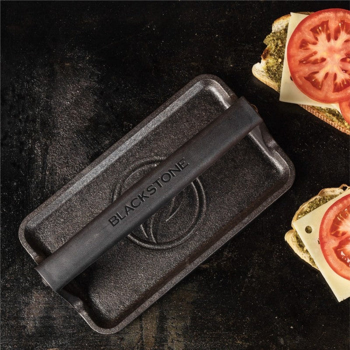 Blackstone Cast Iron Griddle Press | 257-5553EU