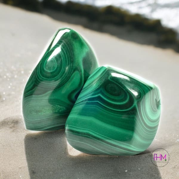 Malachite Tumbled Stone 🔮 - Crystals