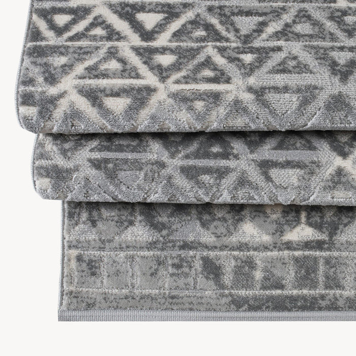 Rectangular rug Luna 63x91 in, Grey with geometric pattern