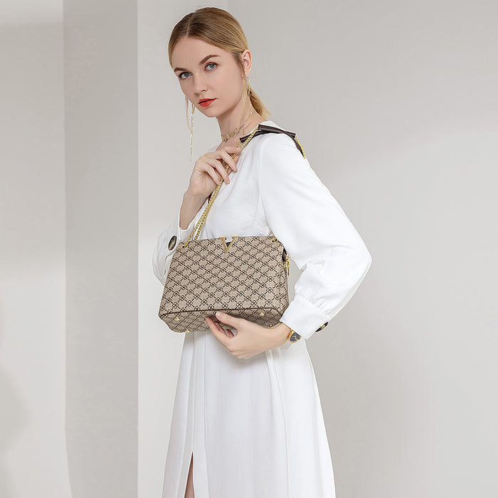 Signature V Four Leaf Print Handbag