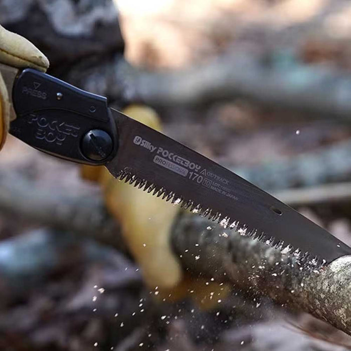 Lightweight, compact, and built for tough cuts — the Silky PocketBoy 170mm folding saw (medium tooth) is the bigger brother to the 130mm. Perfect for pruning, bushcraft, and camping. inaction