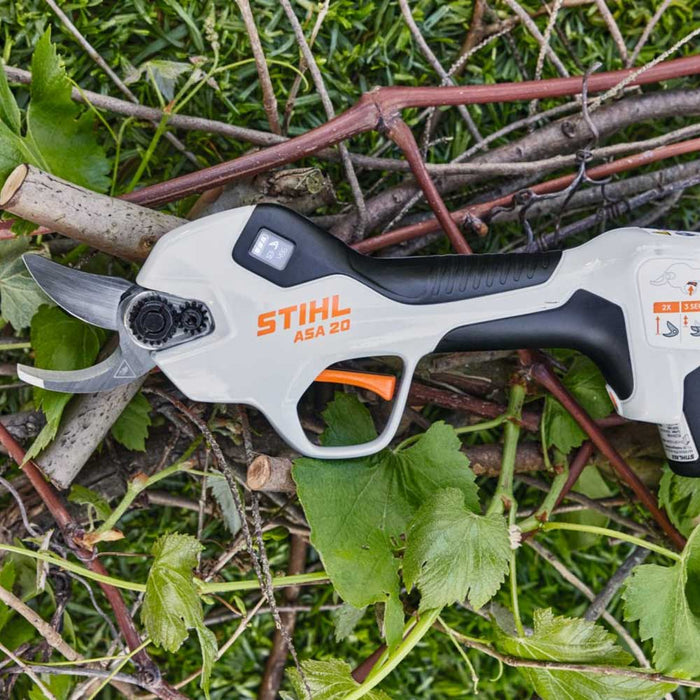 STIHL ASA 20 battery secateurs, part of the AS System. Includes battery and charger. Powerful, lightweight pruning tool for effortless cutting. Available at Cannings — your STIHL Elite Dealer. 6